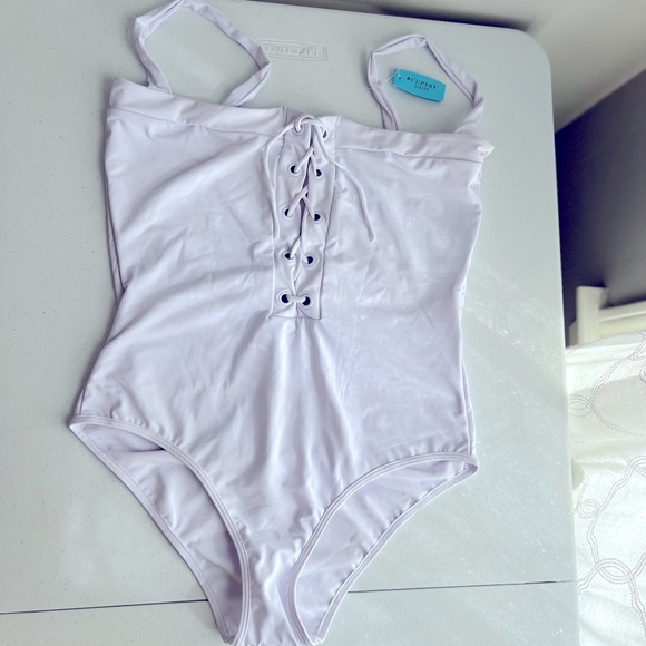 Cupshe Size Large White Tie Front One Piece Women’s Swimsuit New with tag - Picture 1 of 8